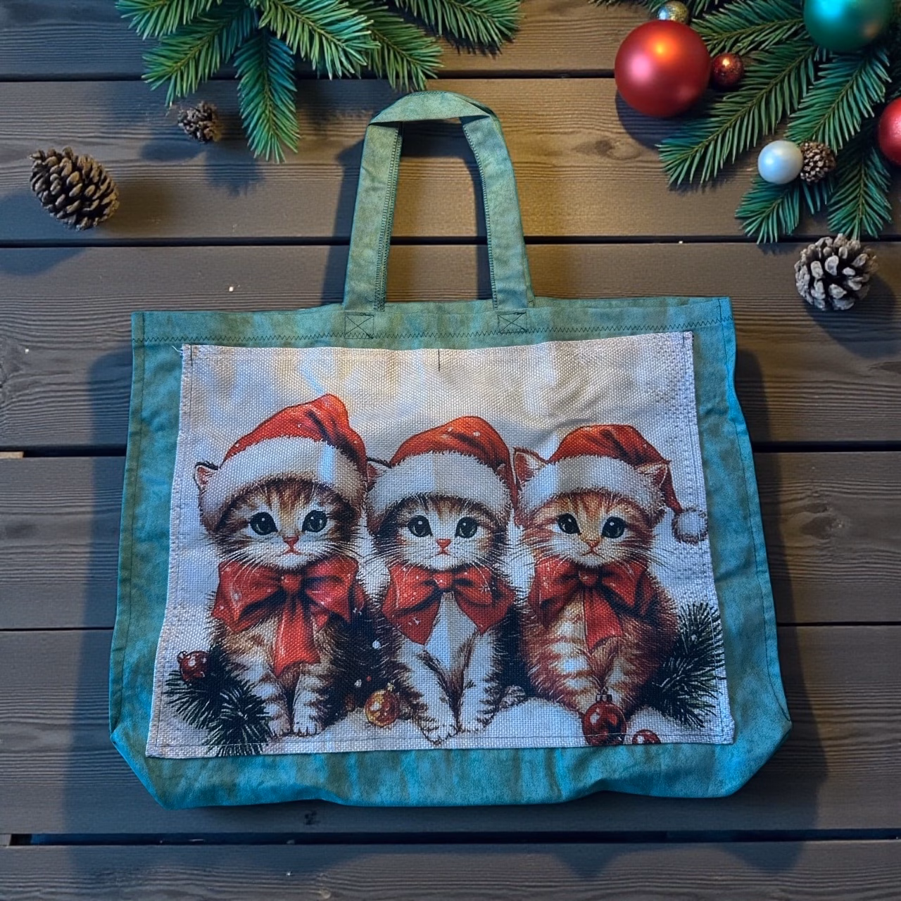 Handgenähte Einkaufstaschen mit tierischem Weihnachtsmotiv – Liebevolle Einzelstücke für die festliche Zeit – Bild 4