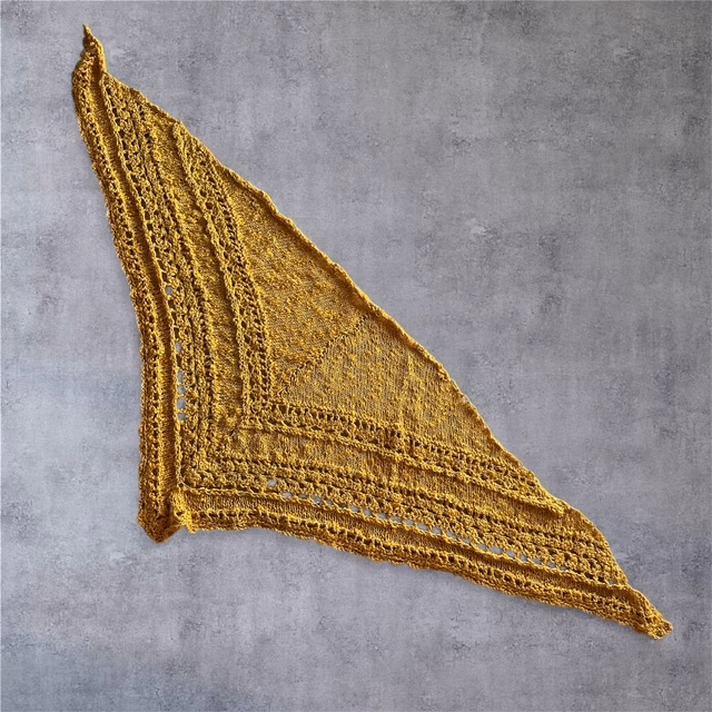 Handgehäkelte Schals & Dreieckstücher – Bild 7