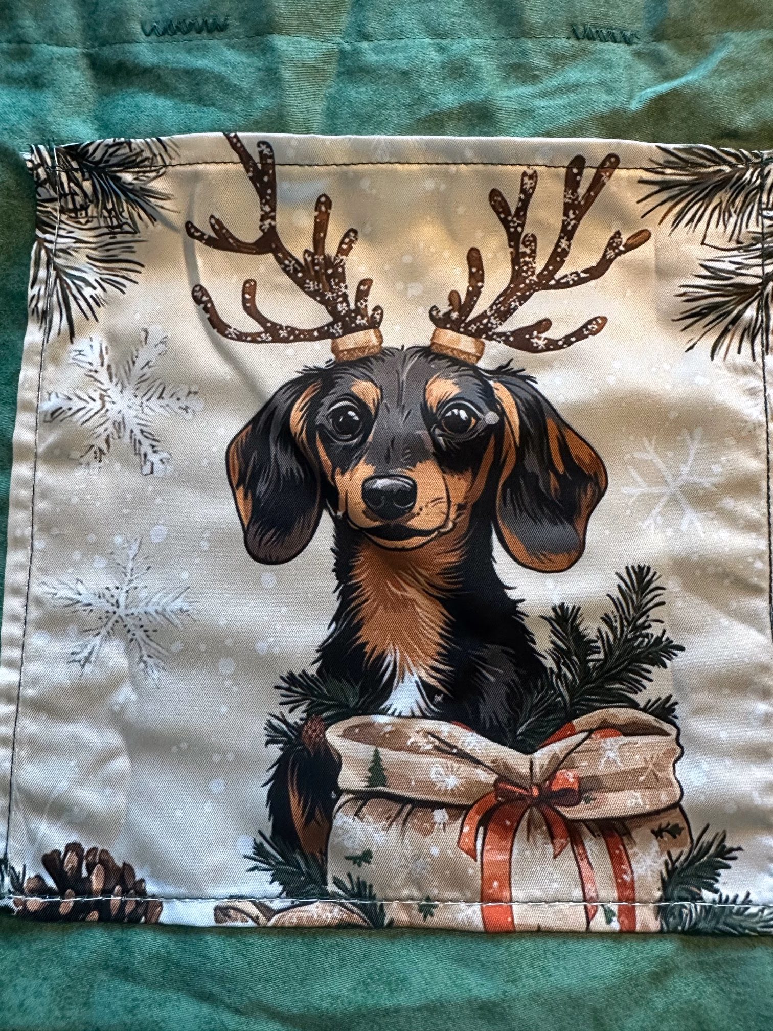 Handgenähte Einkaufstaschen mit tierischem Weihnachtsmotiv – Liebevolle Einzelstücke für die festliche Zeit – Bild 3