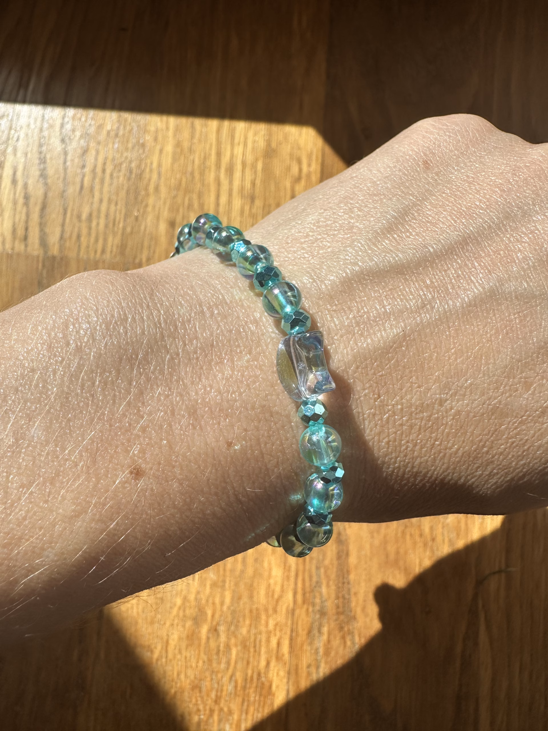 Handgemachtes Perlenarmband mit Katzenkopf – dehnbar – Bild 10